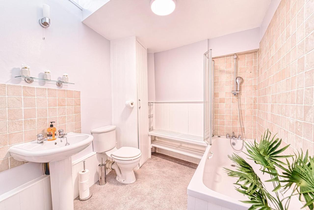 The Stylish Gem Of Bath - Football Table - Sleeps 10 Esterno foto